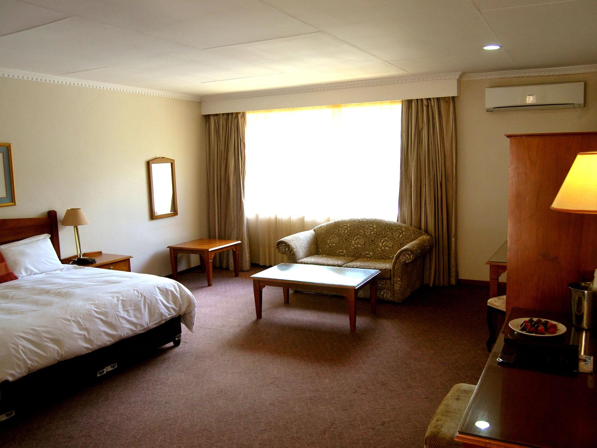Safari Hotel & Convention Centre Rustenburg Ngoại thất bức ảnh